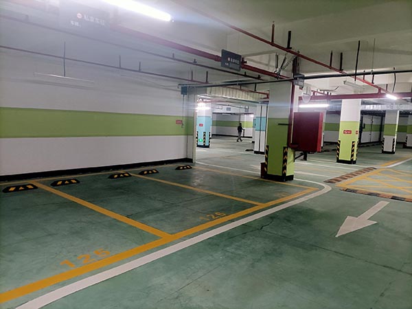 蘇州飛揚市政交通設(shè)施有限公司車位劃線項目案例順利交付。